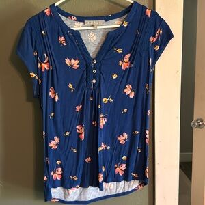 Daniel Rainn Blouse size medium